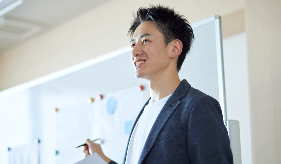 様々な人やものごとに関わる事ができ、明るくユーモアのある方